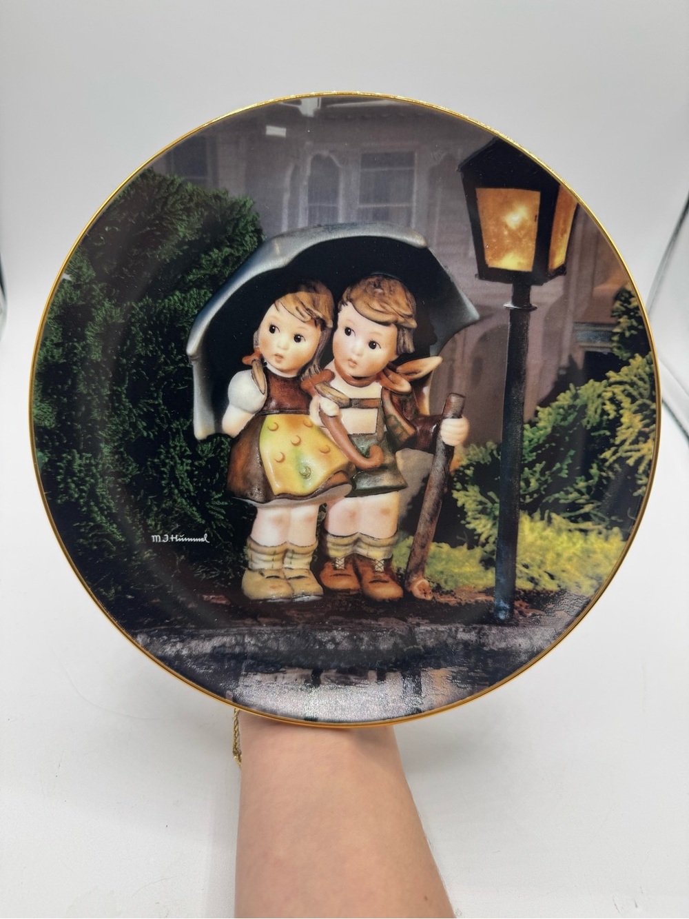 VTG M.I. Hummel Danbury Collectors Plate "Stormy Weather" Little Companions 8"